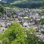 Mountain View Near Brig Station Apartamento
