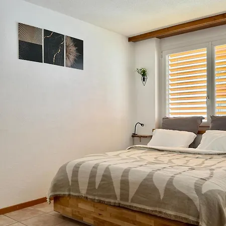 Mountain View Near Brig Station, Self Check-in Apartamento