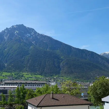 Mountain View Near Brig Station, Self Check-in Apartamento