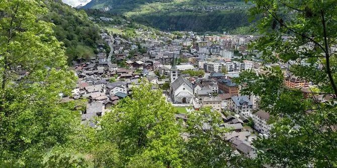 Mountain View Near Brig Station Apartamento